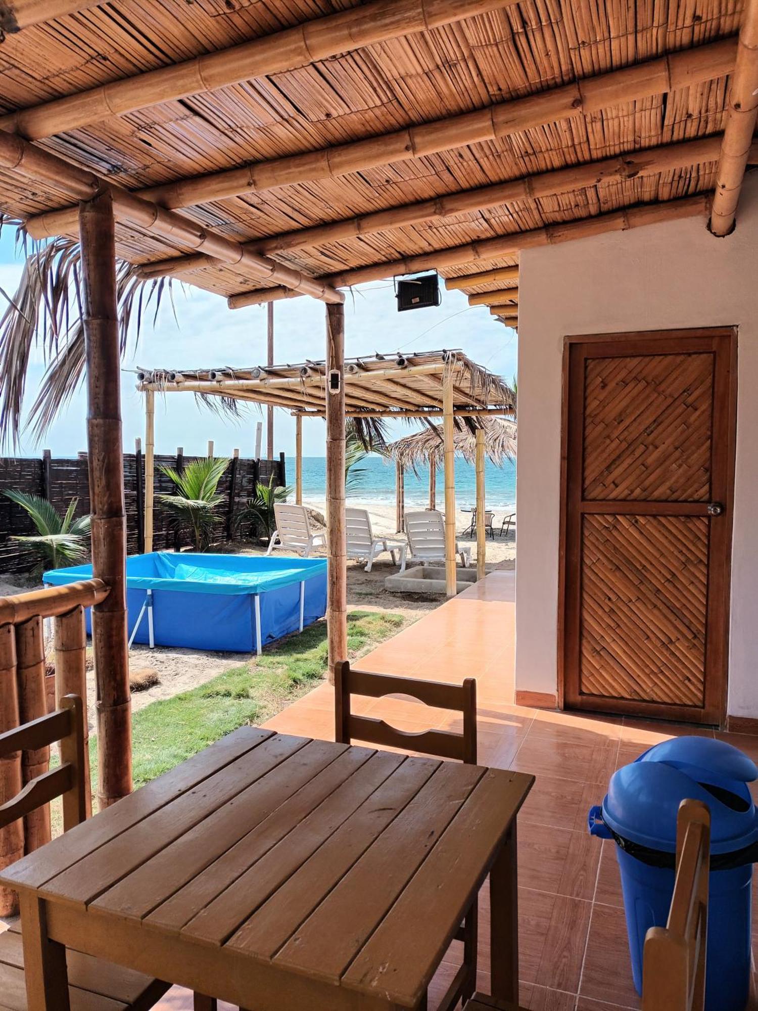 Bungalows Sol Y Mar Canoas de Punta Sal Exterior photo